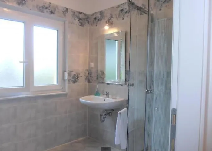 Oleandri1 Mit Blick Auf Wasser By Interhome