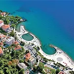 Oleandri1 Mit Blick Auf Wasser By Interhome Lejlighed