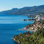 Oleandri1 Mit Blick Auf Wasser By Interhome Lejlighed Opatija